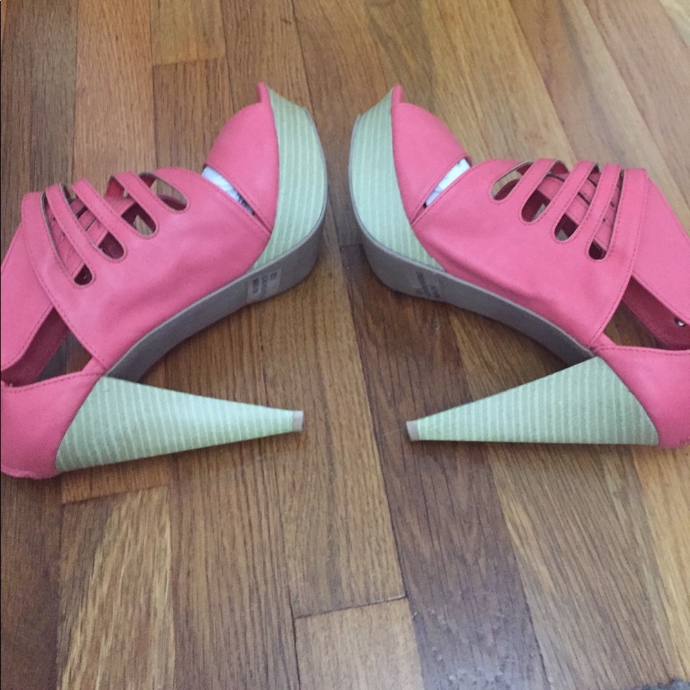 Pink shoes - Picture 5 of 6